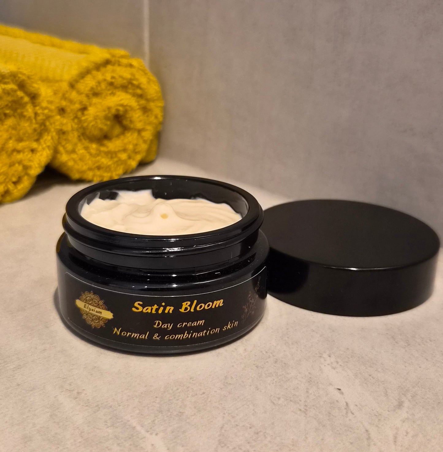 Satin Bloom – särava ja tasakaalustatud naha saladus