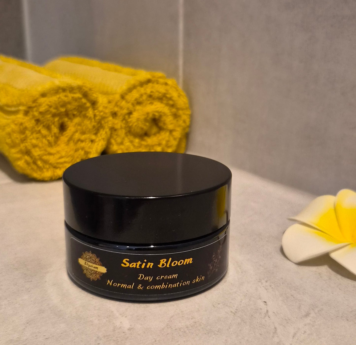 Satin Bloom – särava ja tasakaalustatud naha saladus